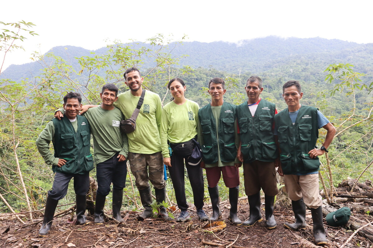 The forest monitoring and Cool Earth teams out on patrol.